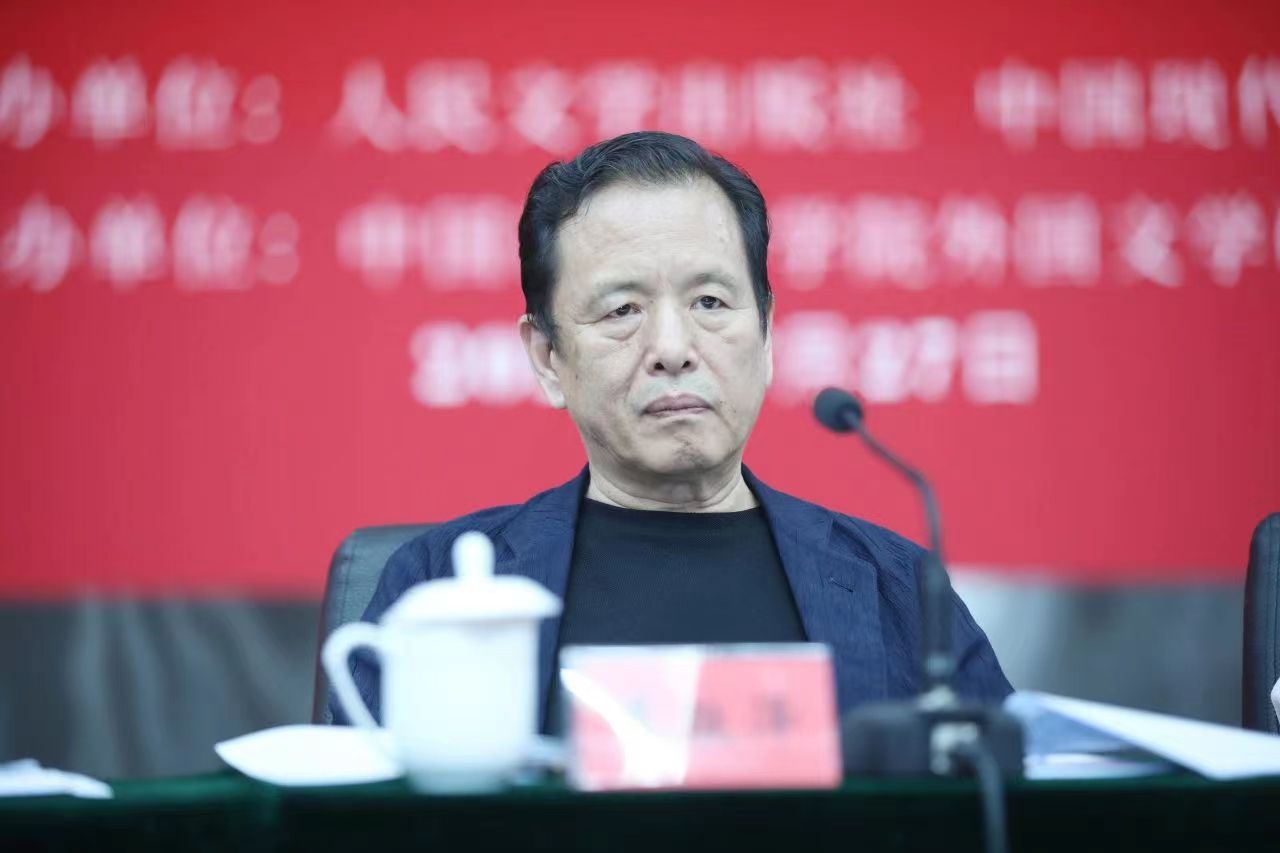 中國作協(xié)黨組成員、副主席、書記處書記，中國現(xiàn)代文學(xué)館館長李敬澤主持